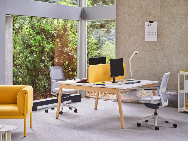 biuro-ogi-b-bench-1.jpg