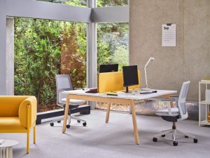 Biurko OGI B BENCH 1600x1410mm z panelem dzielącym  